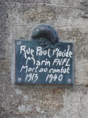 Plaque de rue Paul Placide à Barfleur