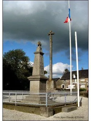 Monument aux morts de Chérencé-le-Roussel