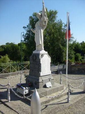 Monument aux morts d'Hauteville-la-Guichard
