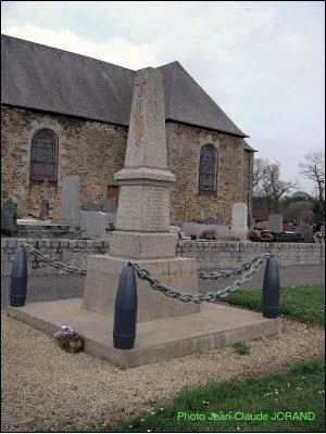Monument aux morts d'Isigny-le-Buat