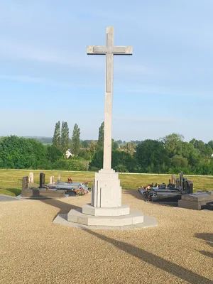 Croix du cimetière de Beauvoir
