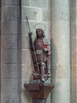 groupe sculpté : Saint Michel archange terrassant le démon
