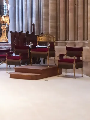 trône épiscopal, 5 fauteuils
