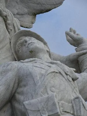 Monument aux Morts de Villedieu-les-Poêles
