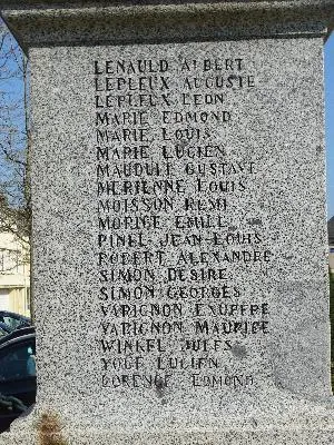 Monument aux Morts de Cerisy-la-Forêt