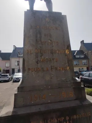 Monument aux Morts de Montebourg