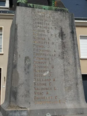Monument aux Morts de Montebourg