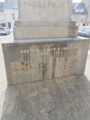 Monument aux Morts de Montebourg