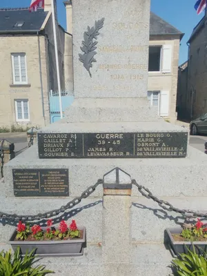 Monument aux Morts de Sainte-Marie-du-Mont