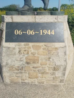 Monument Major Richard D. Winters à Sainte-Marie-du-Mont