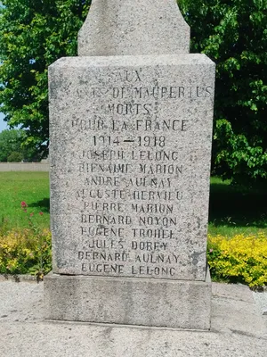 Monument aux Morts de Maupertus-sur-Mer
