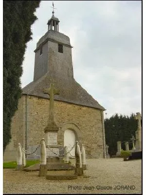 Monument aux morts de Mesnil-Bœufs à Isigny-le-Buat