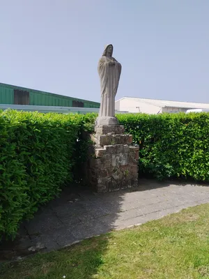 Statue de la Vierge à Montebourg