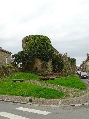 Donjon et fortifications d'Avranches