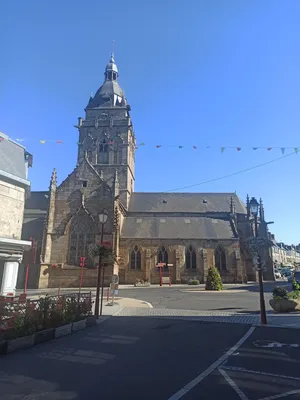 Église Notre-Dame à Villedieu-les-Poêles