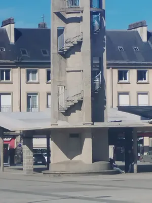 Beffroi et halle de l'hôtel de ville de Saint-Lô