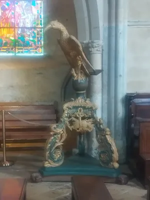 Aigle-lutrin dans l'Église Notre-Dame-de-l'Assomption de Sainte-Mère-Église