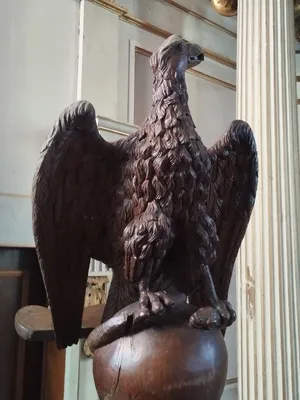 Aigle-lutrin de l'Église Notre-Dame à Querqueville