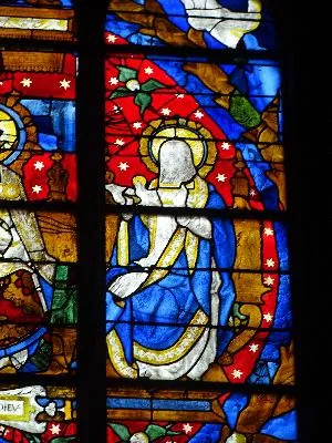 Vitrail Baie 8 : L'Assomption de la Vierge dans l'Église Notre-Dame de Saint-Lô