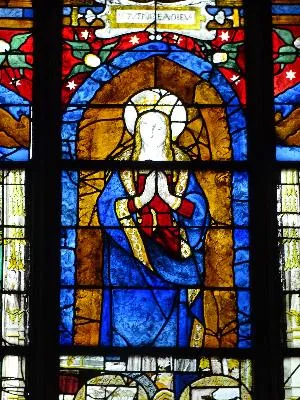 Vitrail Baie 8 : L'Assomption de la Vierge dans l'Église Notre-Dame de Saint-Lô