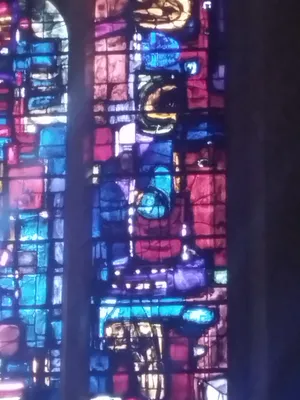 Vitrail Baie 3 dans l'Abbatiale Sainte-Croix à Saint-Lô