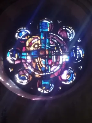 Vitrail Baie 3 dans l'Abbatiale Sainte-Croix à Saint-Lô