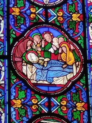 Vitrail 1 : Marie : Naissance, Mort, Assomption dans la Chapelle de la Bucaille à Cherbourg