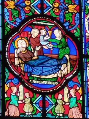 Vitrail 1 : Marie : Naissance, Mort, Assomption dans la Chapelle de la Bucaille à Cherbourg