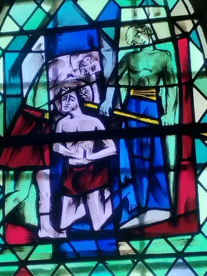 Vitrail Baie 13 dans l'Église Notre-Dame à Digosville