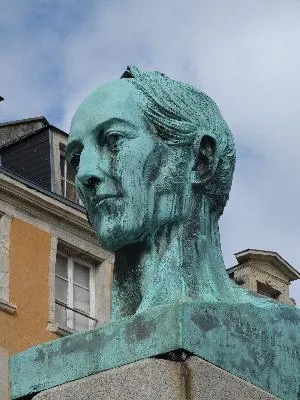 Statue A. de Briqueville à Cherbourg-Octeville