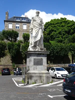 Statue de Valhubert à Avranches