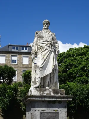 Statue de Valhubert à Avranches