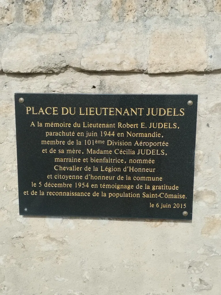 Plaque Lieutenant Robert E. Judels à Saint-Côme-du-Mont