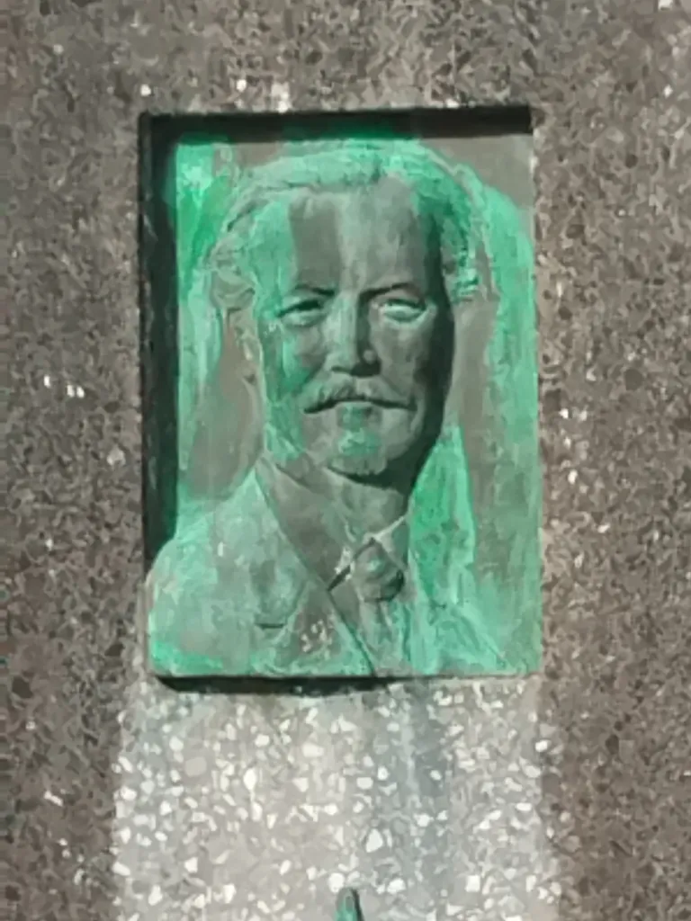 Tombe instituteur à Saint-Côme-du-Mont