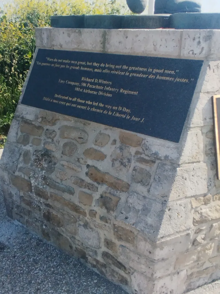 Monument Major Richard D. Winters à Sainte-Marie-du-Mont