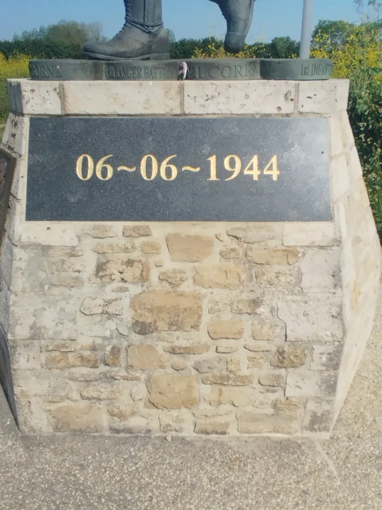 Monument Major Richard D. Winters à Sainte-Marie-du-Mont
