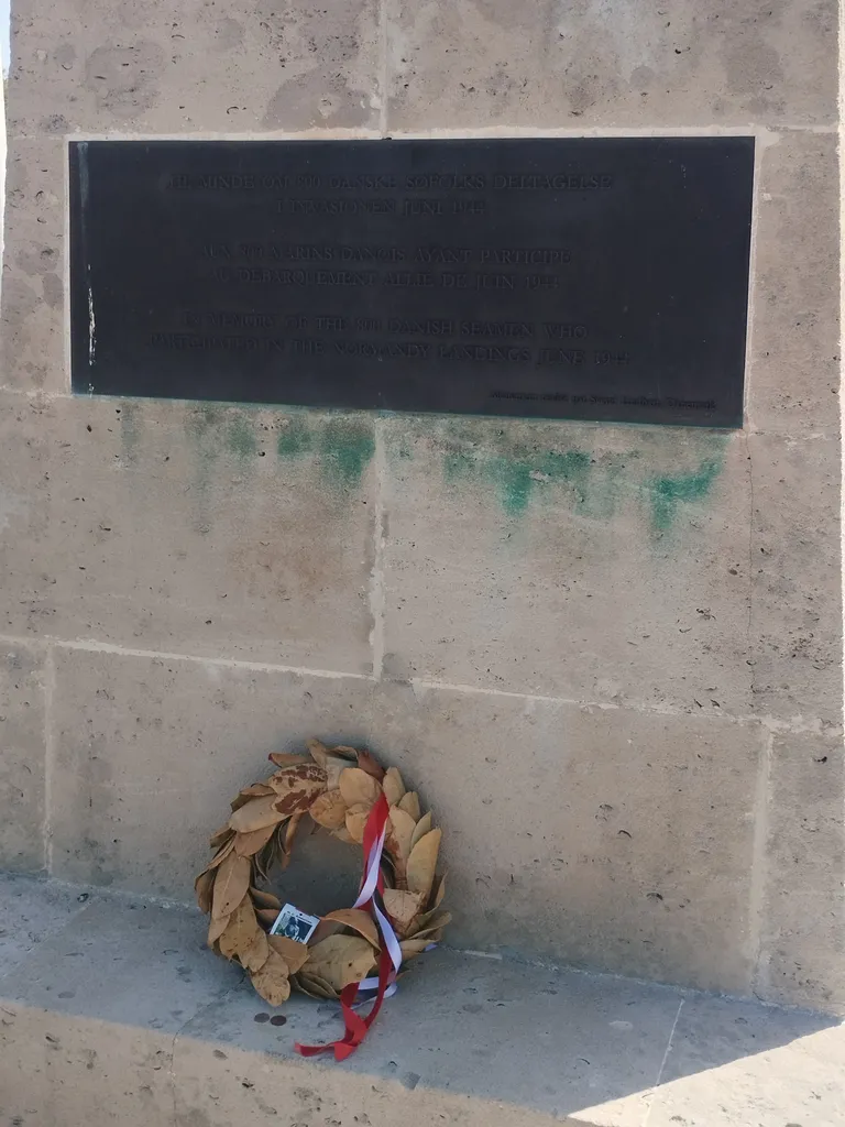 Monument des marins danois à Sainte-Marie-du-Mont