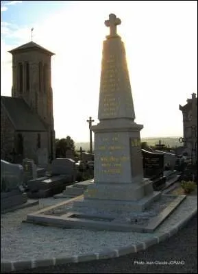 Monument aux morts de Saint-Martin-de-Chaulieu à Chaulieu