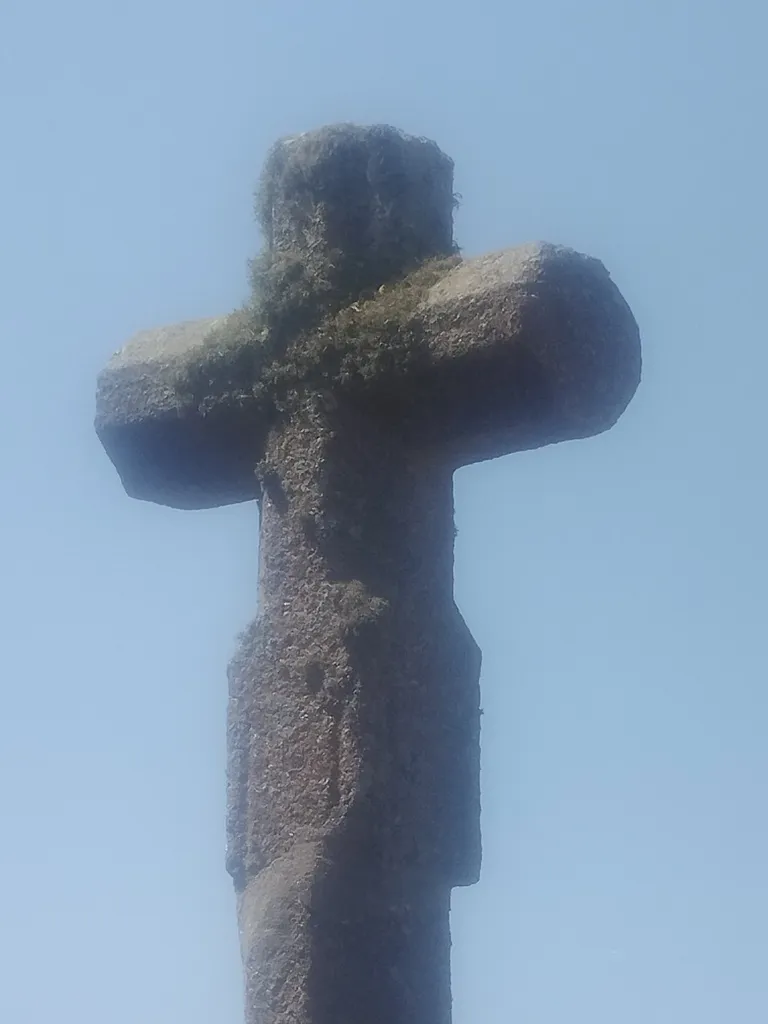 Croix du chevet de l'Église Notre-Dame à Digosville