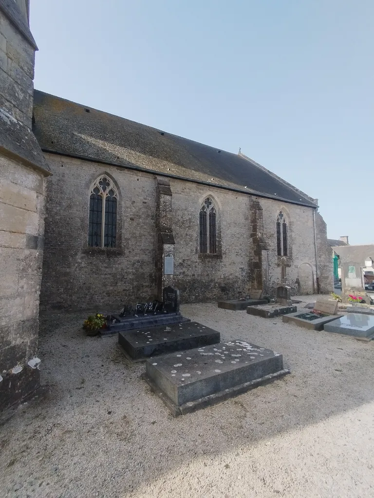 Église Saint-Côme-et-Saint-Damien à Saint-Côme-du-Mont
