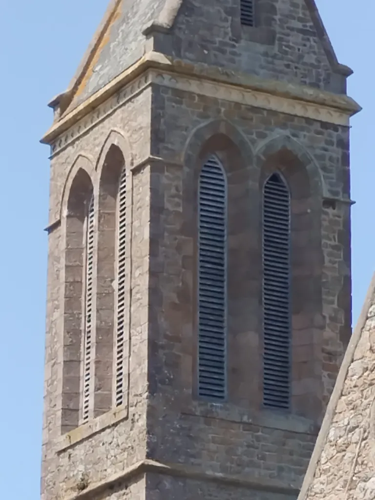 Église Saint-Martin à Maupertus-sur-Mer