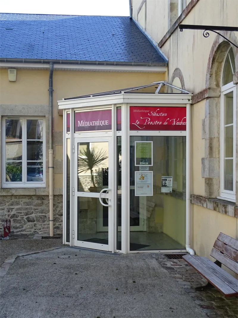 Médiathèque Sébastien Le Prestre de Vauban à Saint-Vaast-la-Hougue