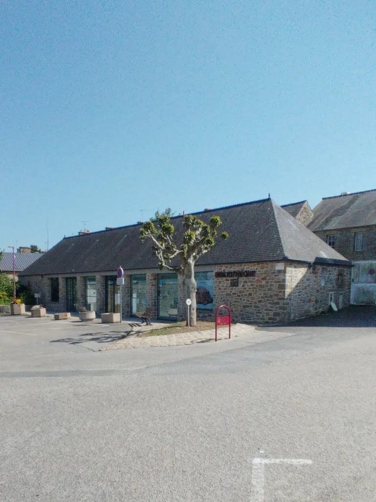 Bibliothèque municipale de Saint-Pierre-Église
