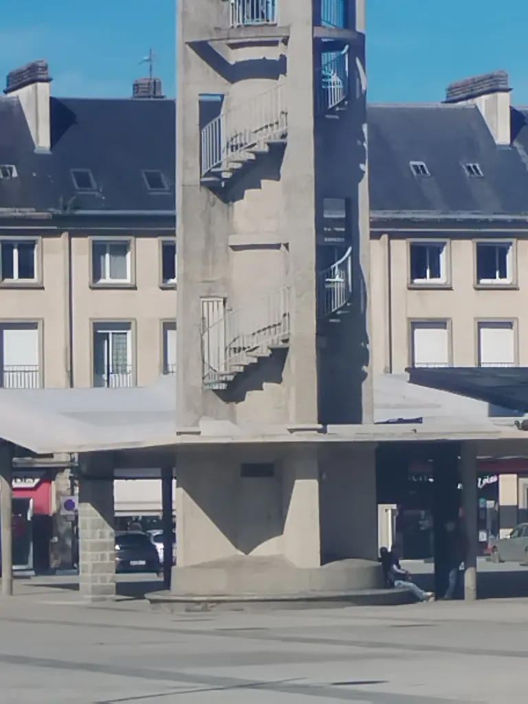 Beffroi et halle de l'hôtel de ville de Saint-Lô