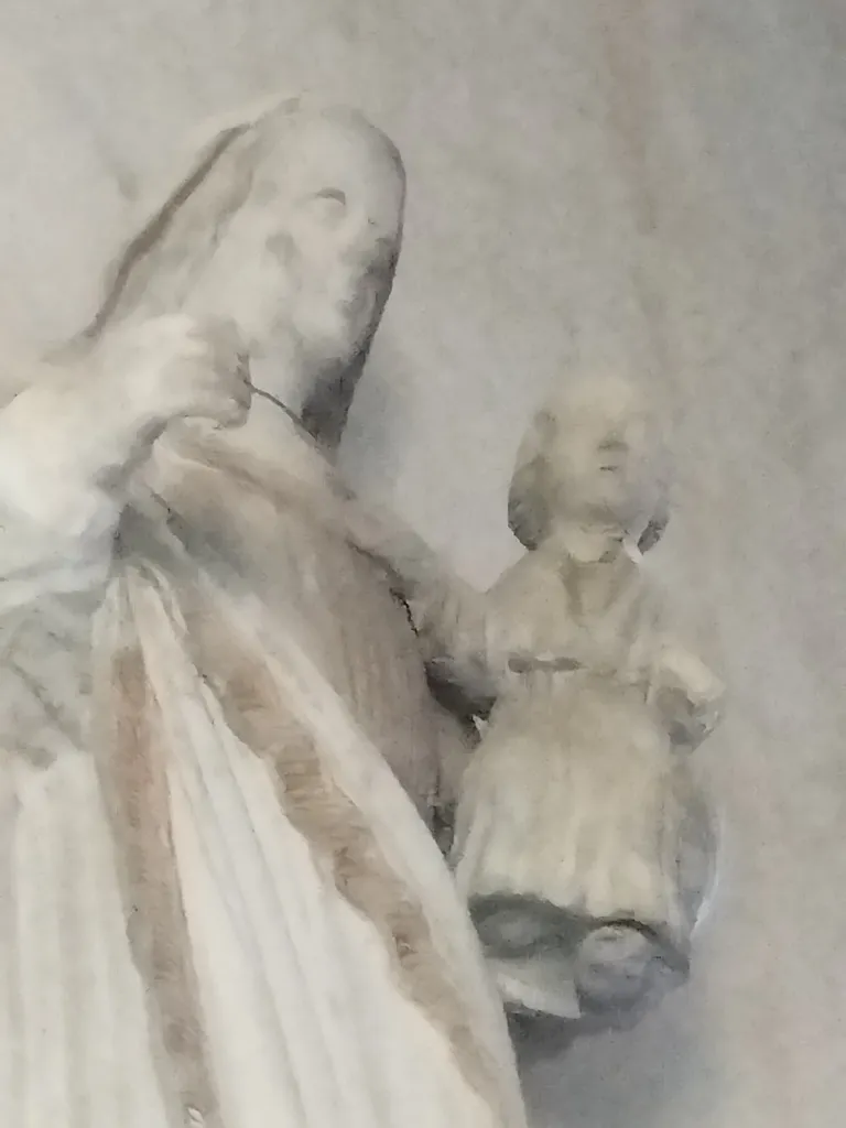 Statue de la Vierge à l'Enfant dans l'Église Notre-Dame à Turqueville