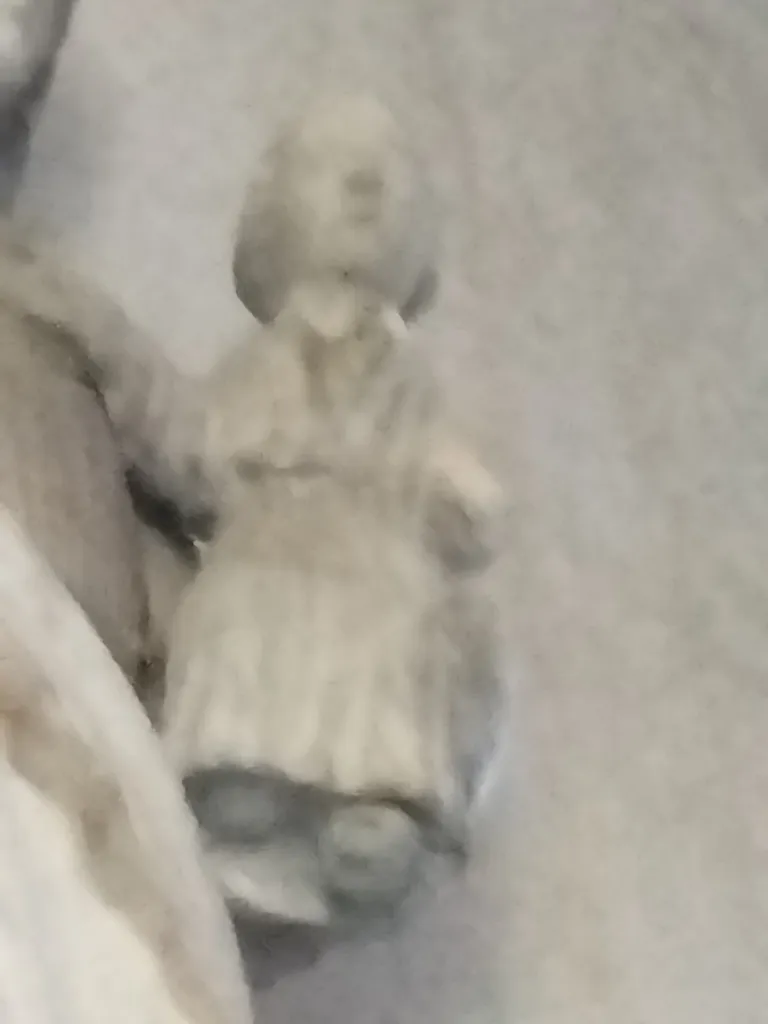 Statue de la Vierge à l'Enfant dans l'Église Notre-Dame à Turqueville