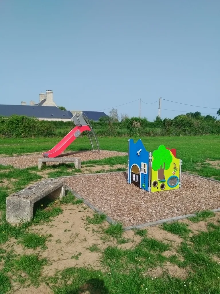 Aire de jeux de Saint-Côme-du-Mont