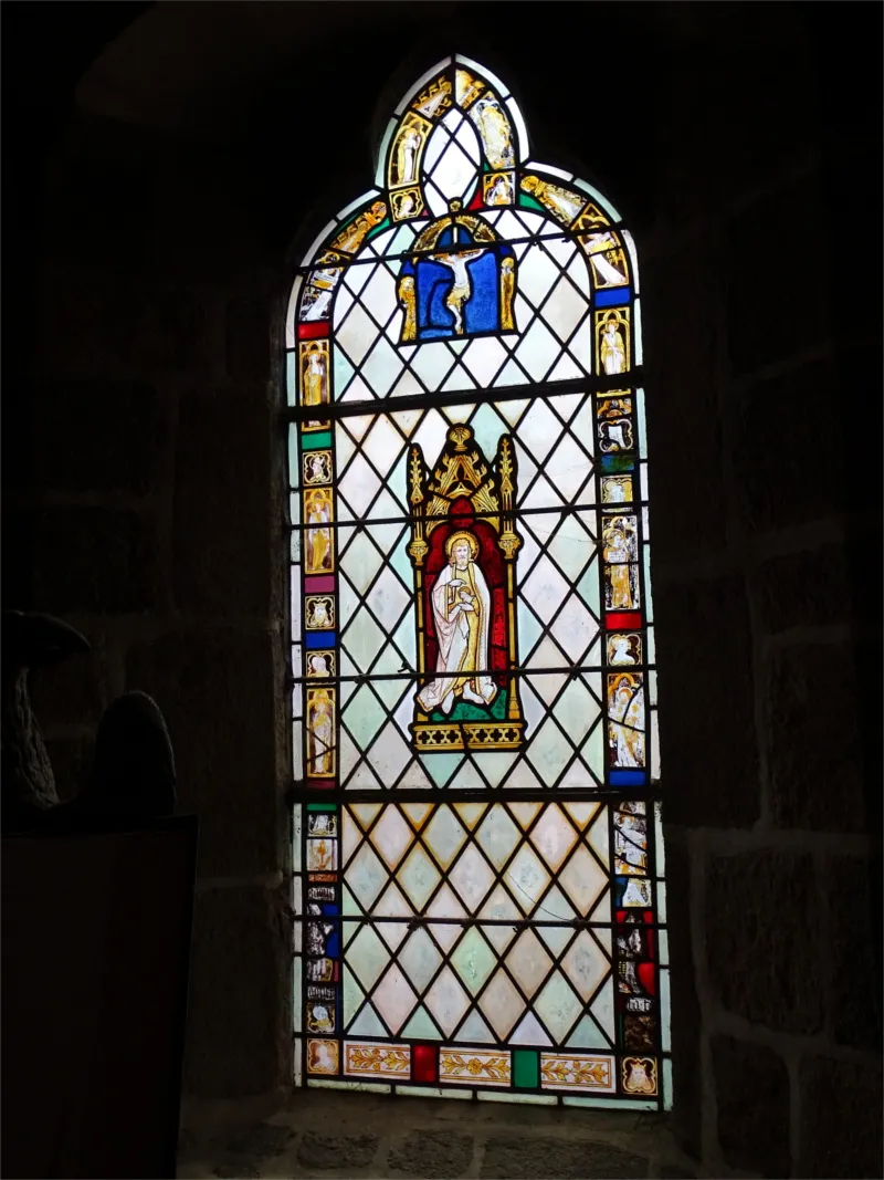 Vitrail Baie E dans l'Église Saint-Pierre du Mont-Saint-Michel