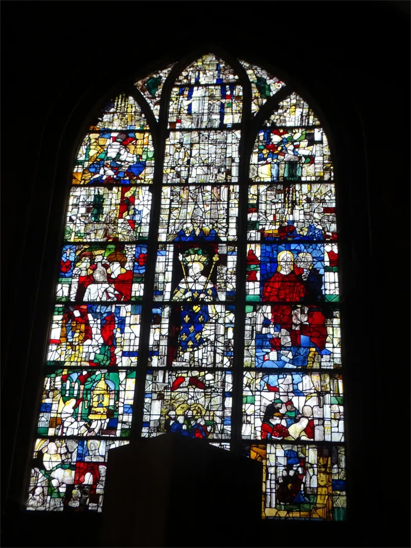 Vitrail Baie 14 : Saint-Louis jeune dans l'Église Notre-Dame de Saint-Lô