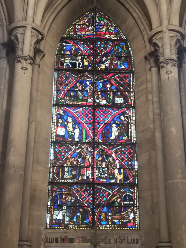 Vitrail Baie 10 : Verrière de Saint-Lô dans la Cathédrale Notre-Dame de Coutances